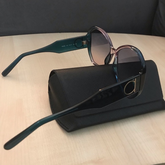 SALVATORE FERRAGAMO Sunglasses for Women oversized geometric frames NEW w/ case - Picture 8 of 10